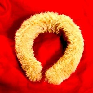 So this a head band I bought from SHEIN, but I don’t want it no more.